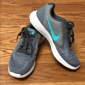 Nike Revolution 3 size 6 grey/teal running shoe